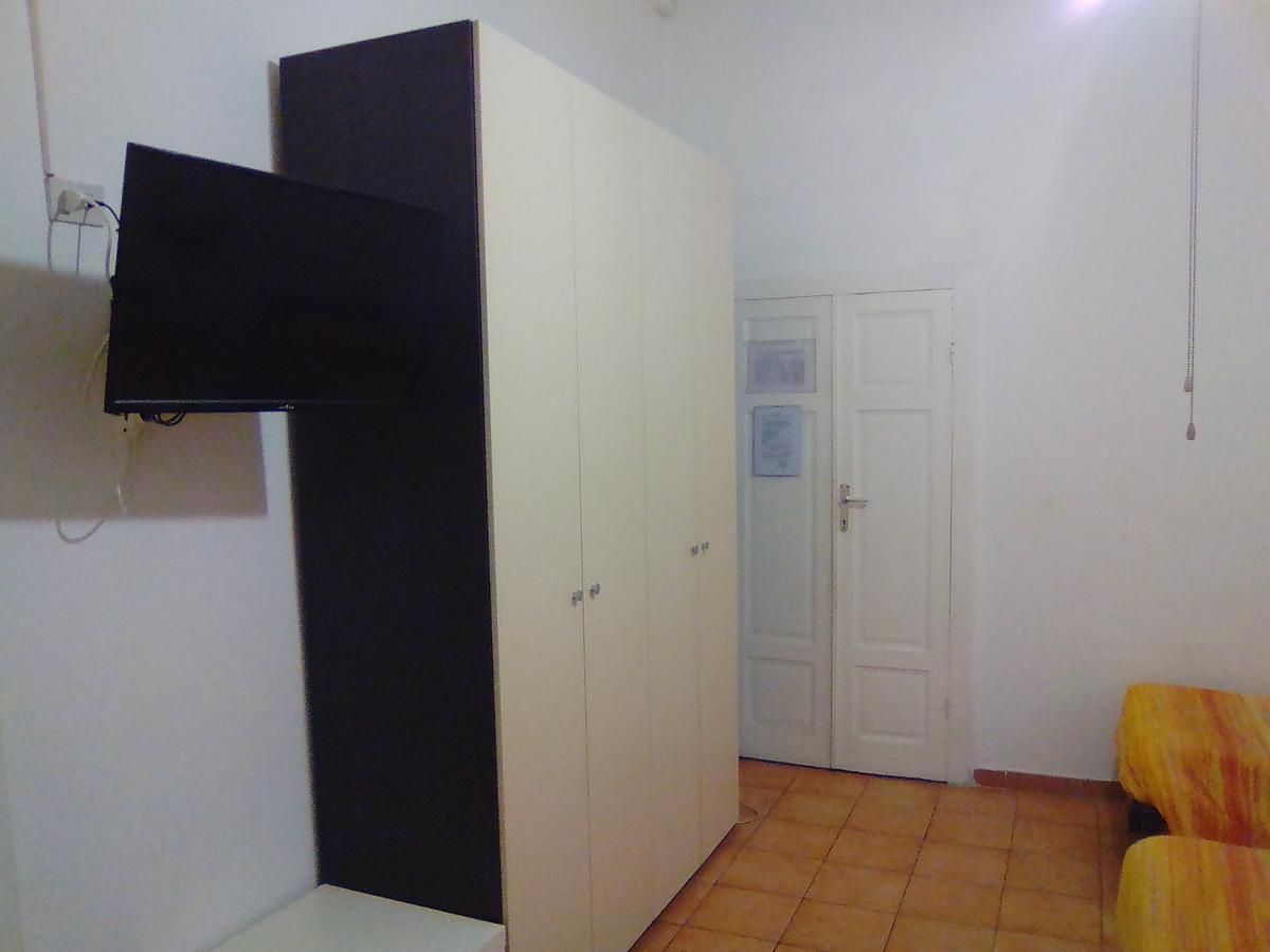 Cavour Self Check-in Hotel